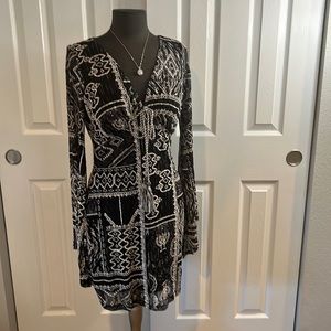 Venus women’s dress! Black and white size 10